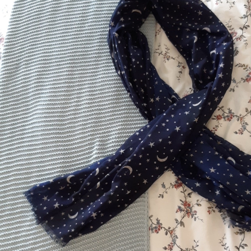 NWOT Starry Scarf/Wrap